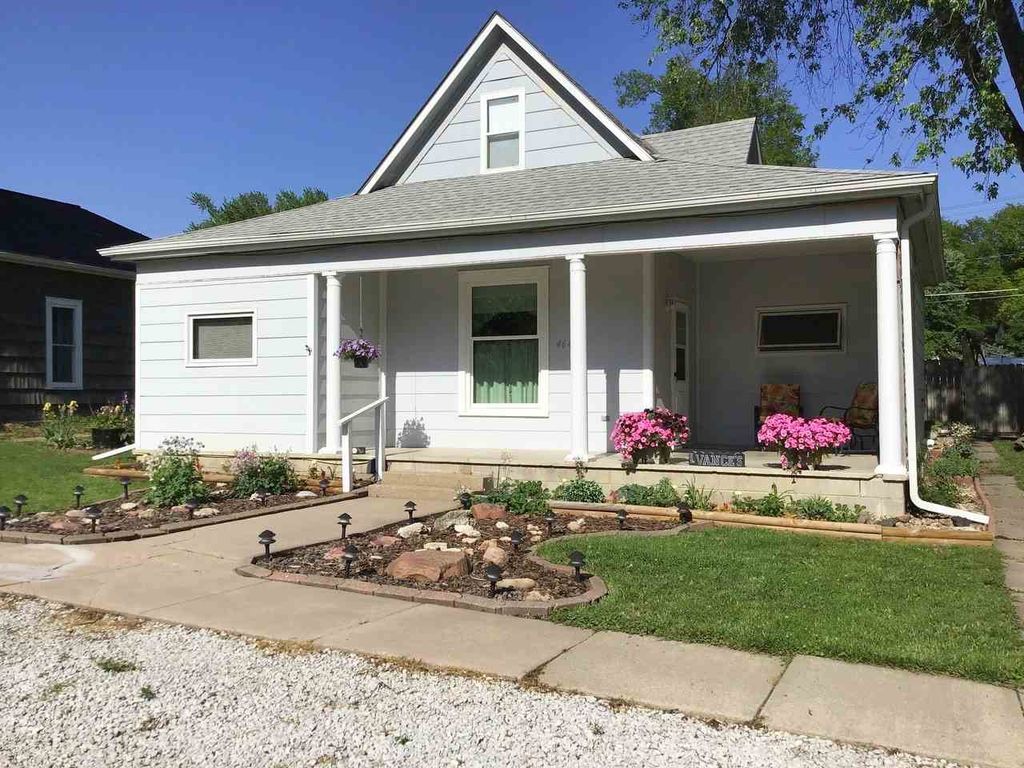 464 N 4th St, Tecumseh, NE 68450 Trulia