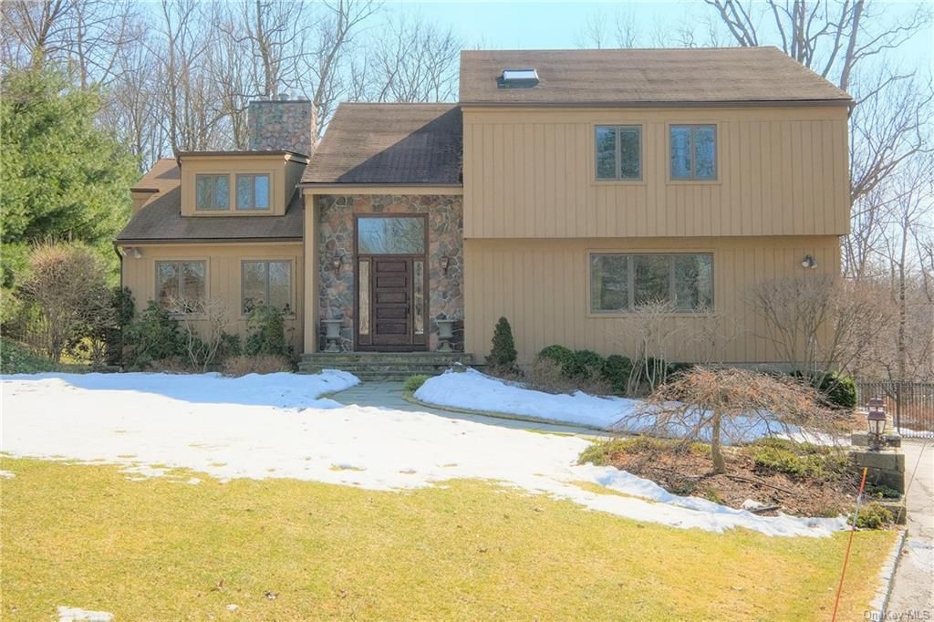 8 Northview Ct, Pleasantville, NY 10570