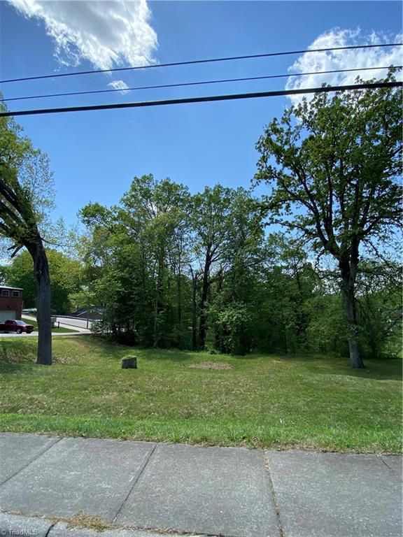9th St, North Wilkesboro, NC 28659