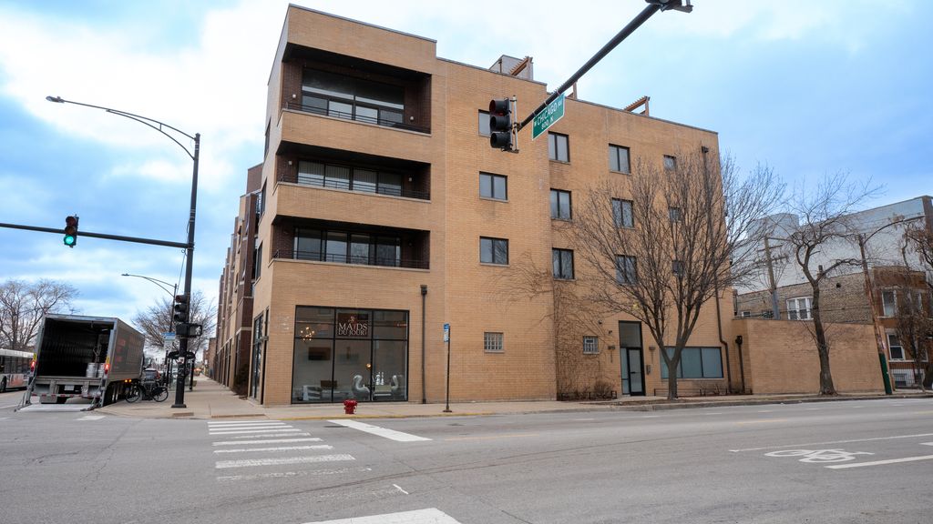 2800 W Chicago Ave #2W, Chicago, IL 60622