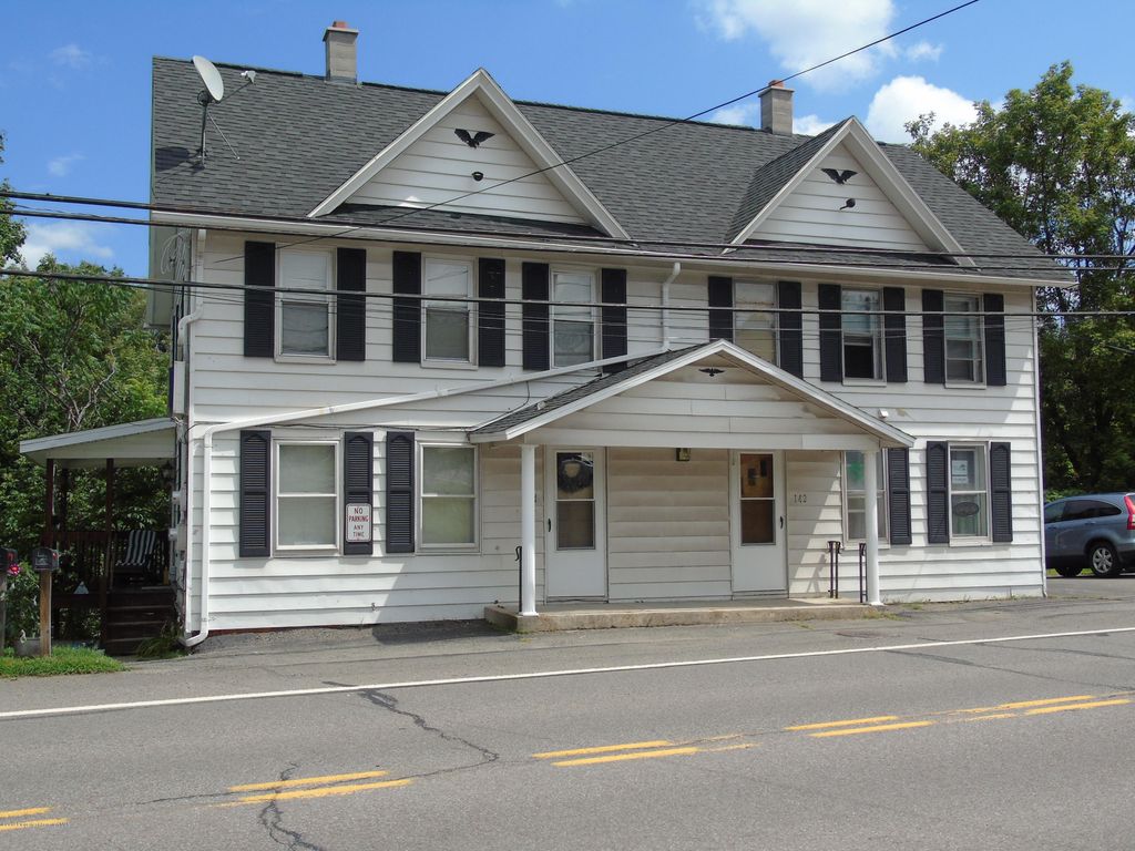 142144 N Main St, Moscow, PA 3 Bed, 3 Bath MultiFamily Home 29