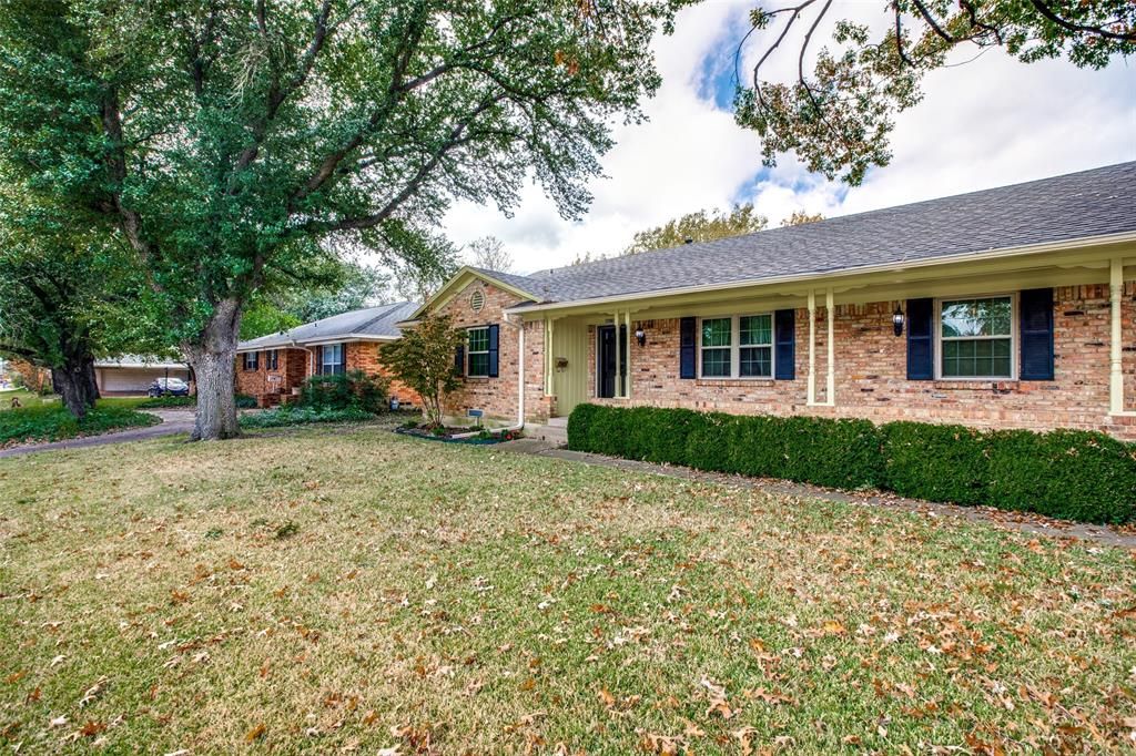 4829 Abrams Rd, Dallas, TX 75214