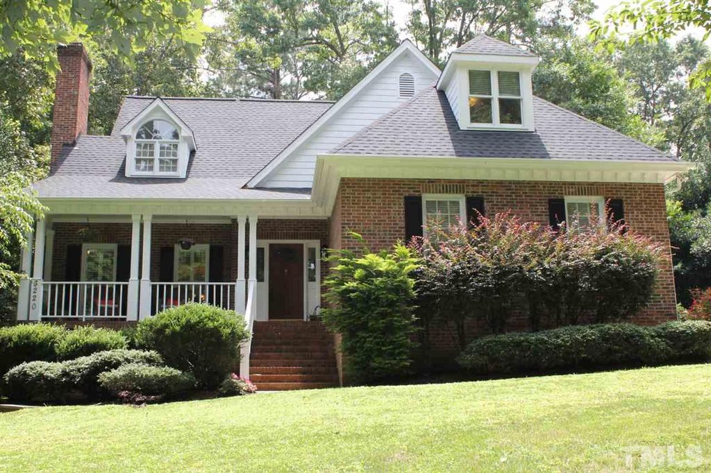 3220 Bentwillow Dr, Fuquay Varina, NC 27526