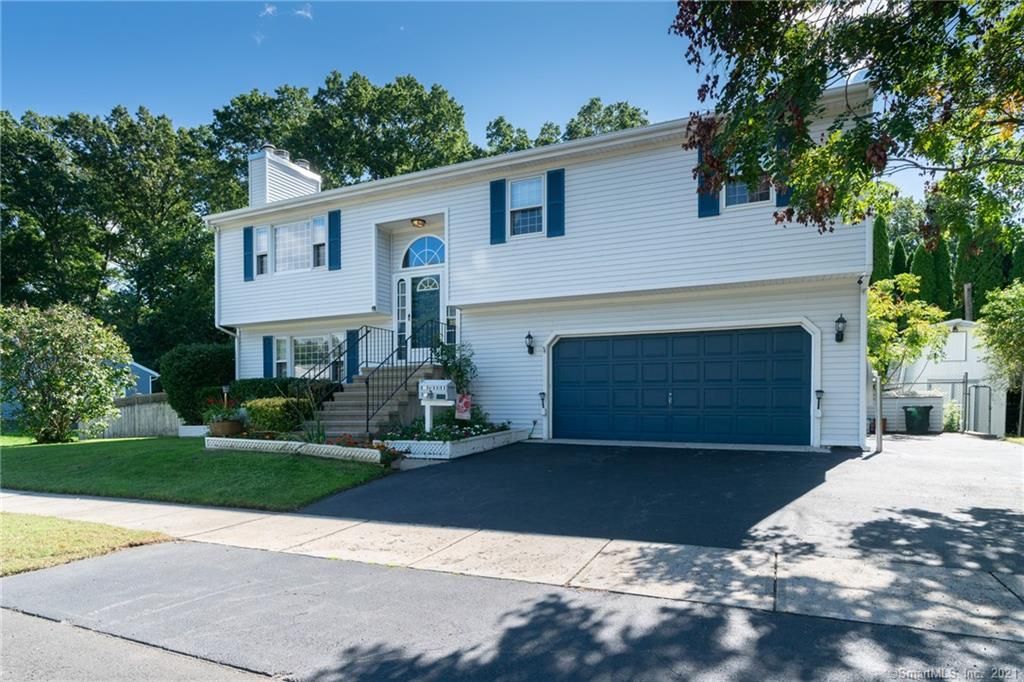 25 Nichols Ter, Stratford, CT 06614