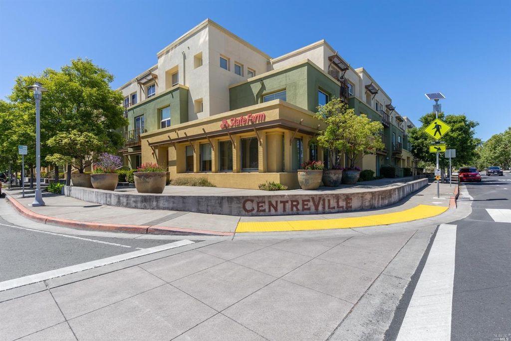 242 City Center Dr, Rohnert Park, CA 94928