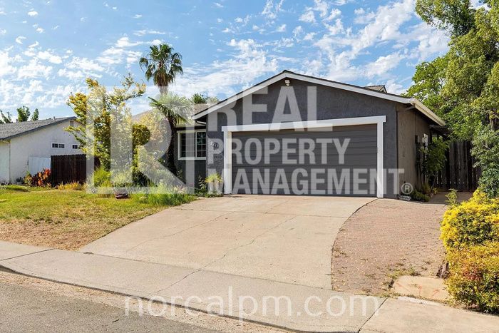2213 N Cirby Way, Roseville, CA 95661