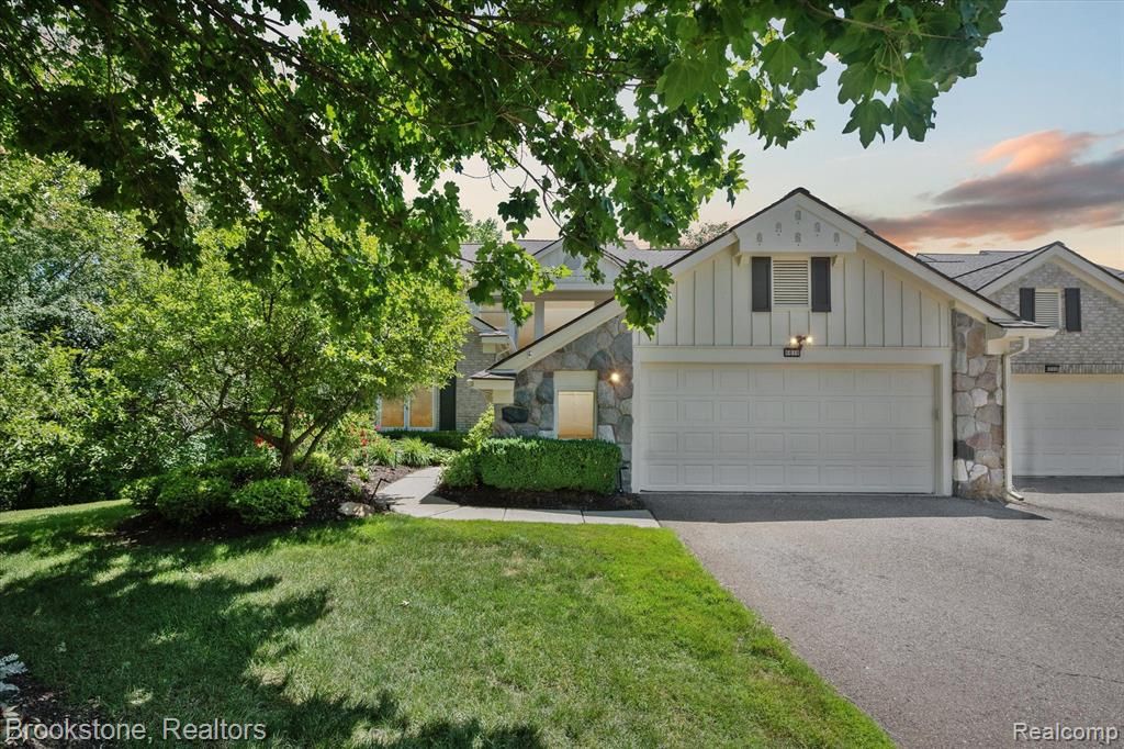6010 Simsbury Ct, West Bloomfield, MI 48322 MLS 20240045669 Trulia