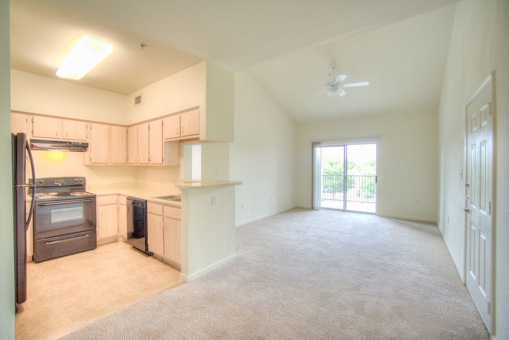 7310 Sherman St #421, Houston, TX 77011