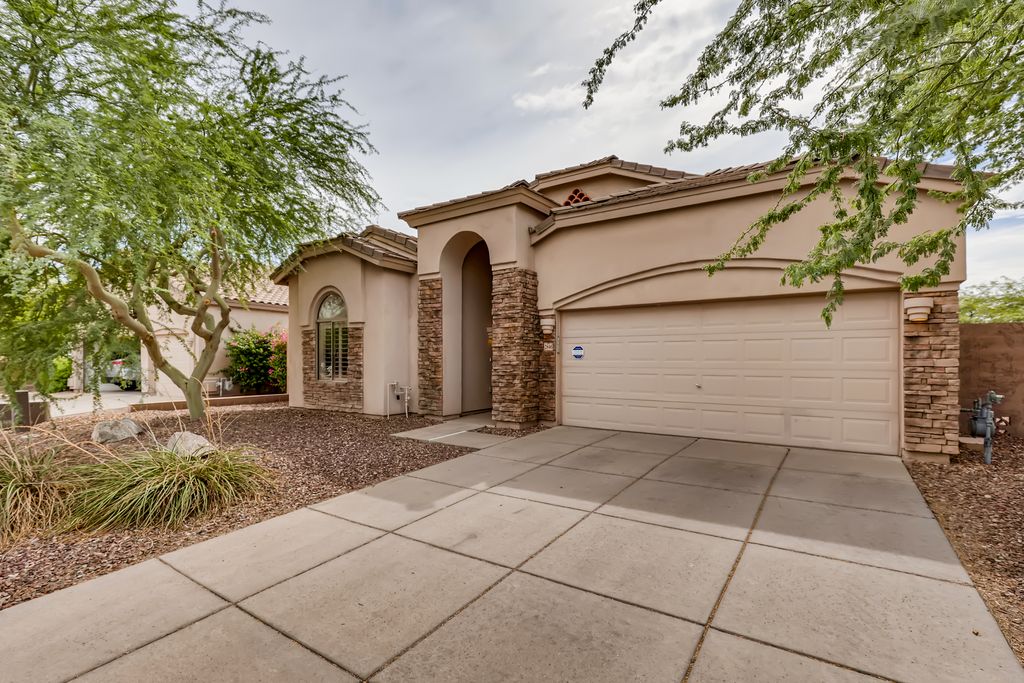 2846 N Rowen Cir, Mesa, AZ 85207