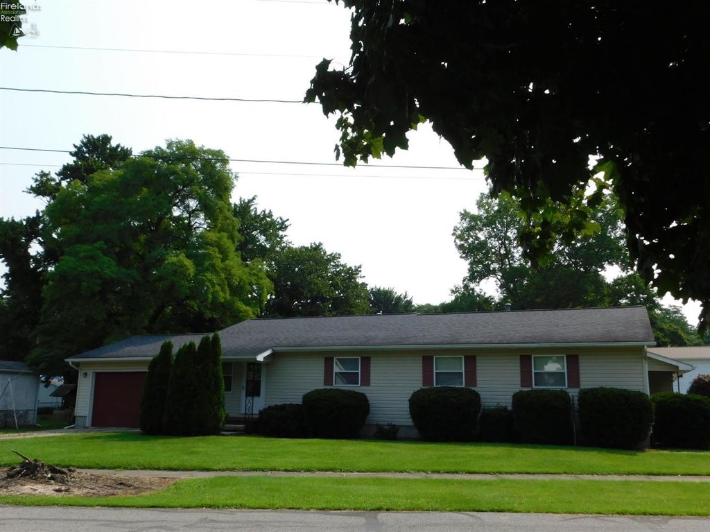49 Manchester St, Monroeville, OH 44847