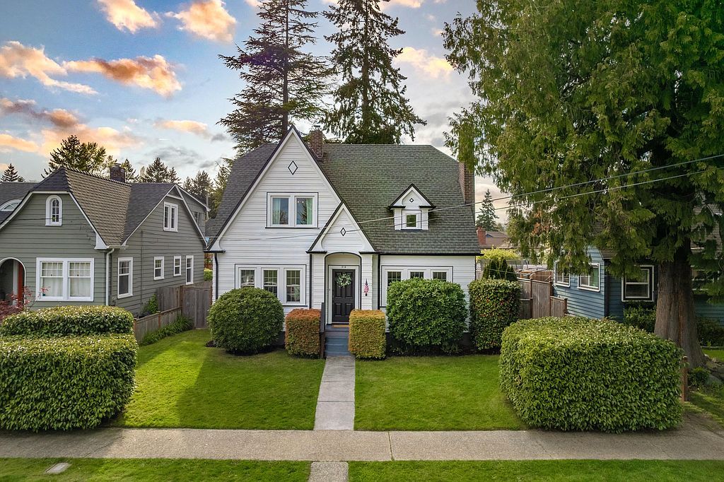 814 S  Madison St, Tacoma, WA 98405