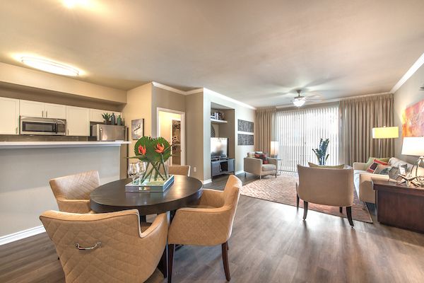 2601 W 7th St, Fort Worth, TX 76107
