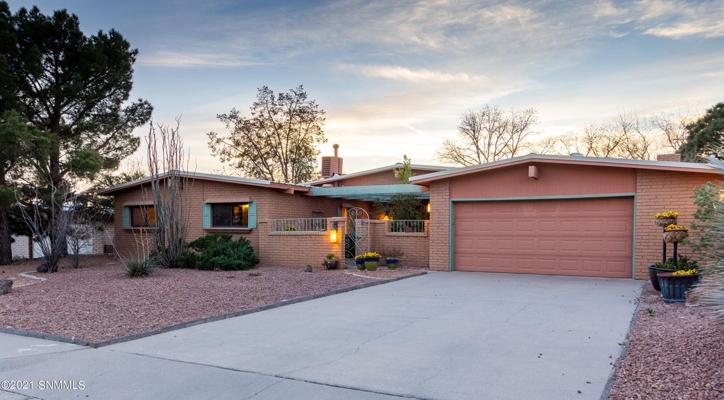 1821 Imperial Rdg, Las Cruces, NM 88011