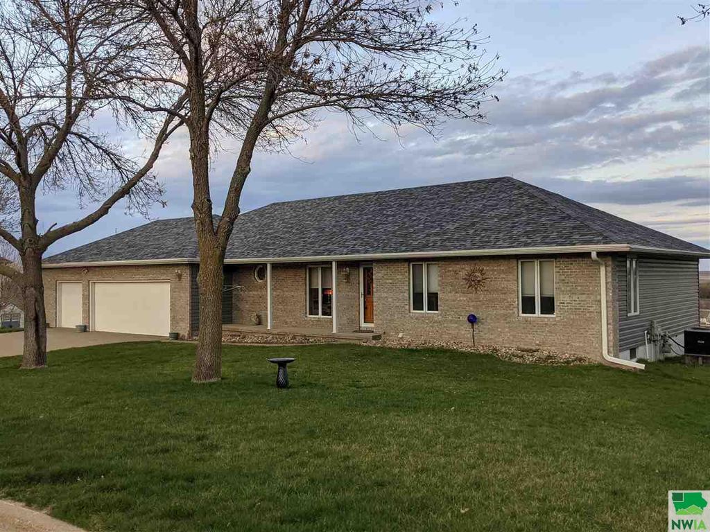 954 Springbrook Dr, Hinton, IA 51024 Trulia