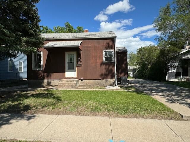 316 S Tyler Ave, Pierre, SD 57501 - See Est. Value, Schools & More