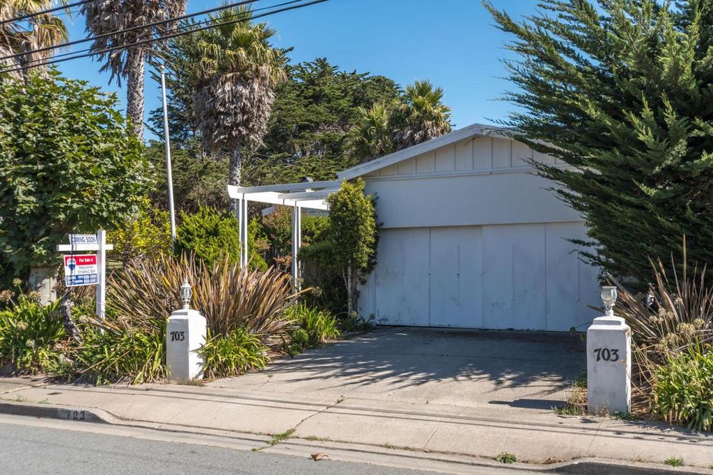 703 Lundy Way, Pacifica, CA 94044