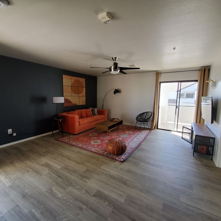 36 E Vaughn Ave #215, Gilbert, AZ 85234