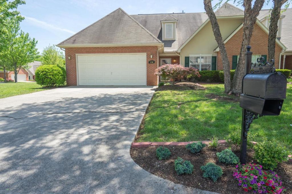 5704 Boones Creek Ln, Knoxville, TN 37912
