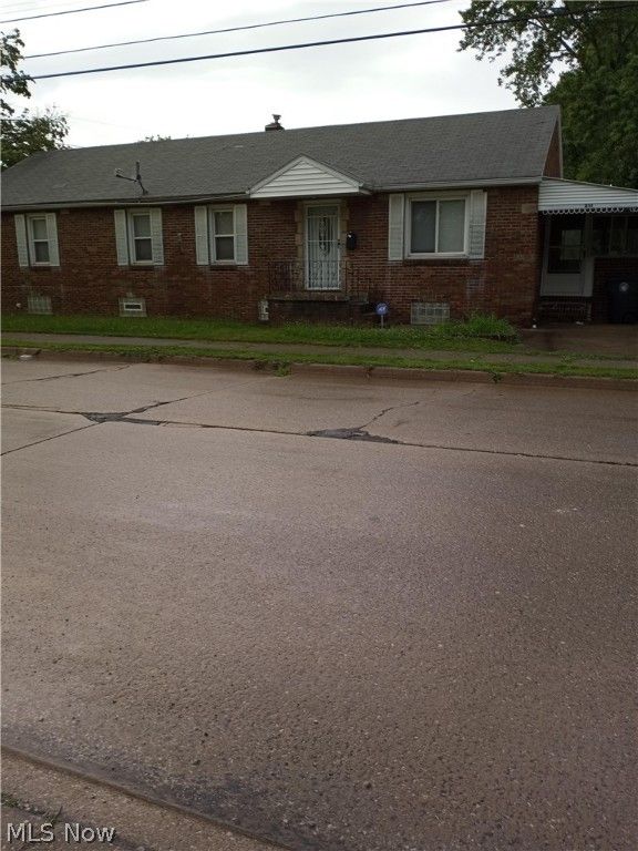 851 Cole Ave, Akron, OH 44306