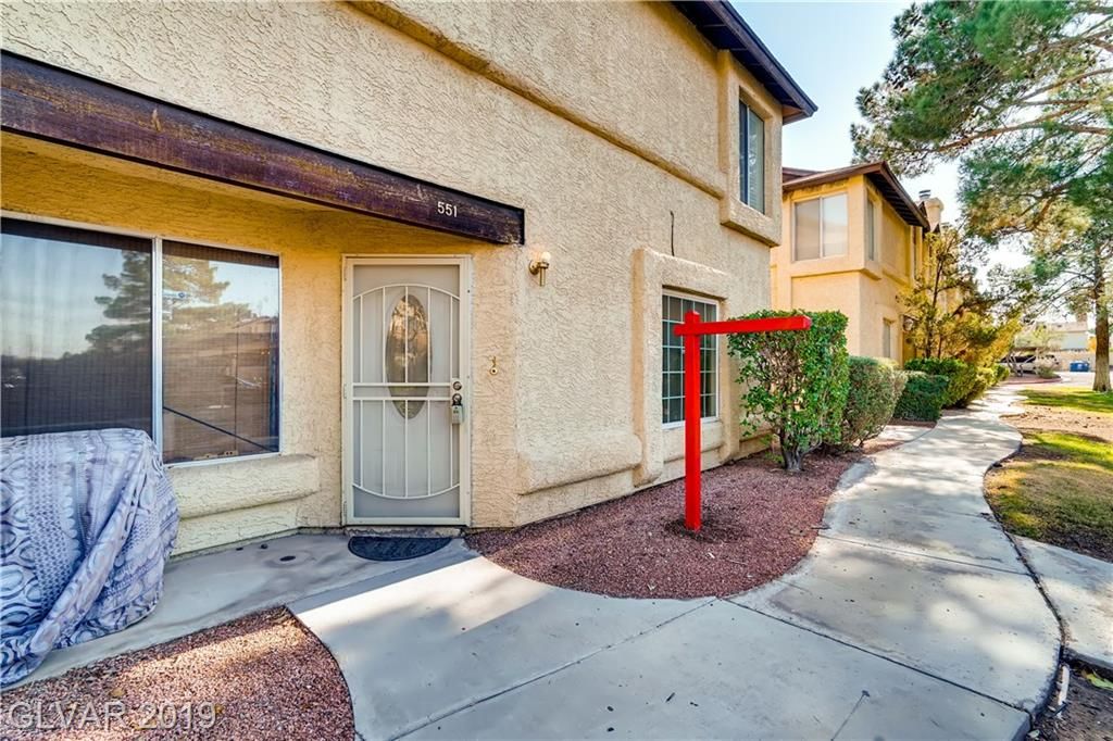 551 Kristin Ln, Henderson, NV 89011