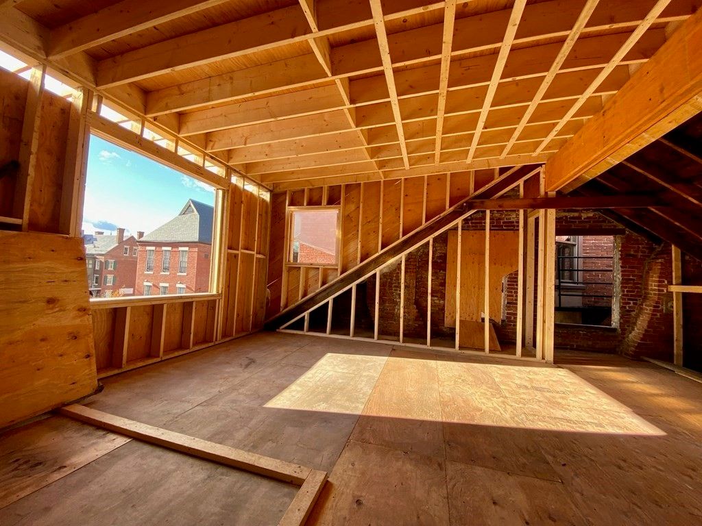 29 Paige St, Lowell, MA 01852