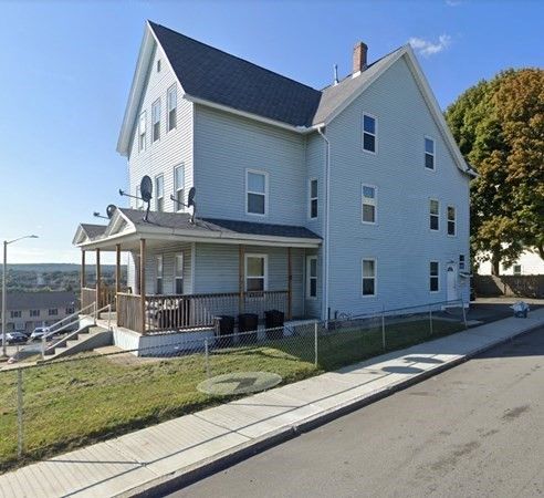 17 Winthrop St, Worcester, MA 01604