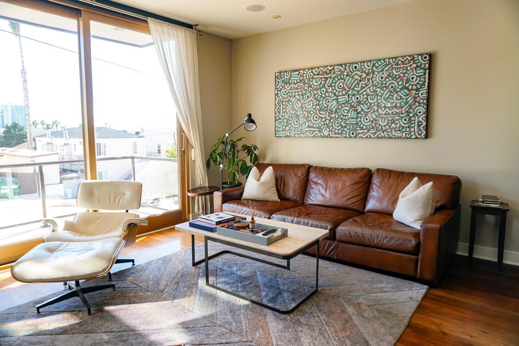 408 W Juniper St, San Diego, CA 92101