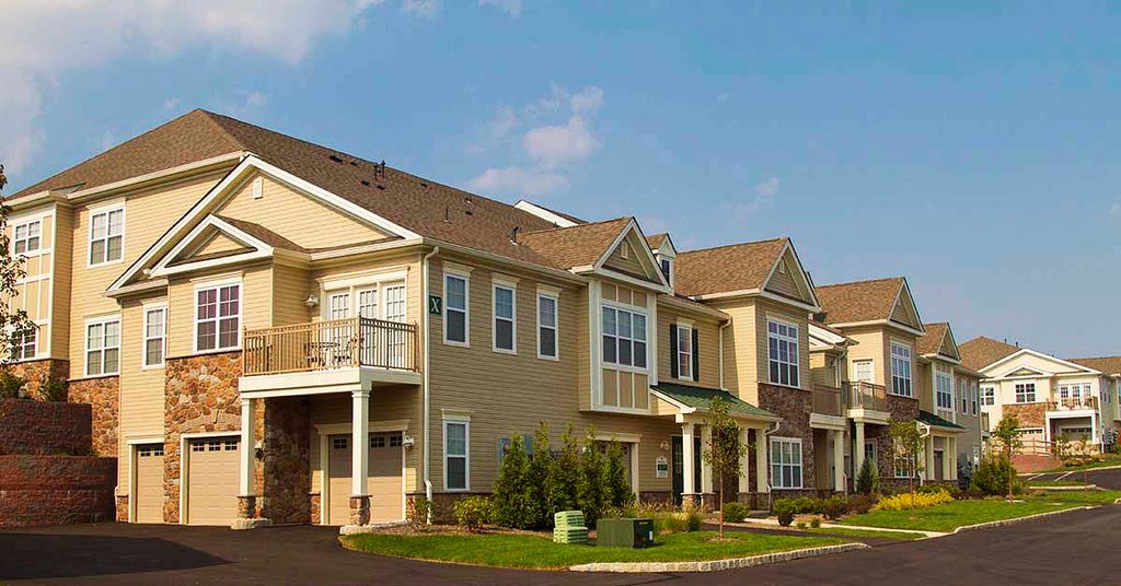 1055 Cetronia Rd, Breinigsville, PA 18031