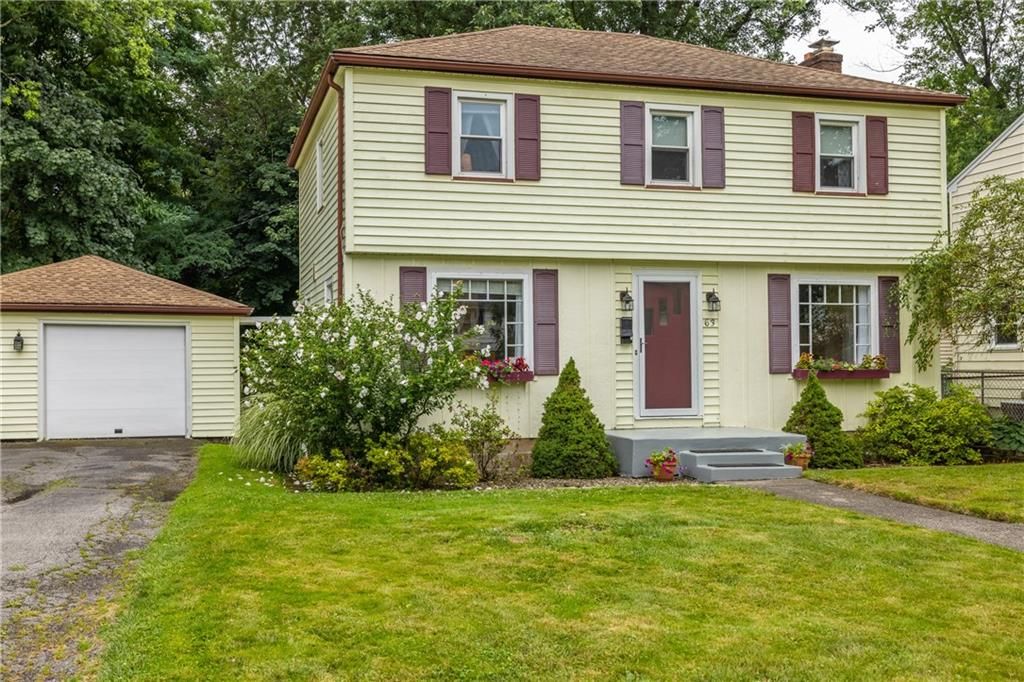 63 Wyndham Rd, Irondequoit, NY 14609