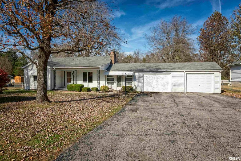 18994 Crab Orchard Rd, Marion, IL 62959