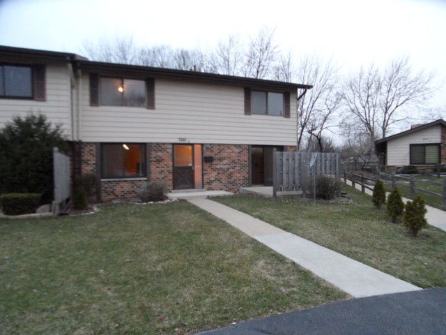 7330 Winthrop Way #2, Downers Grove, IL 60516