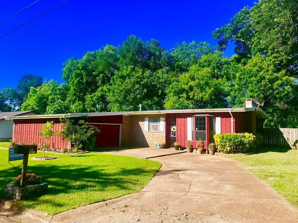 1302 Hooks St, Crockett, TX 75835 Trulia