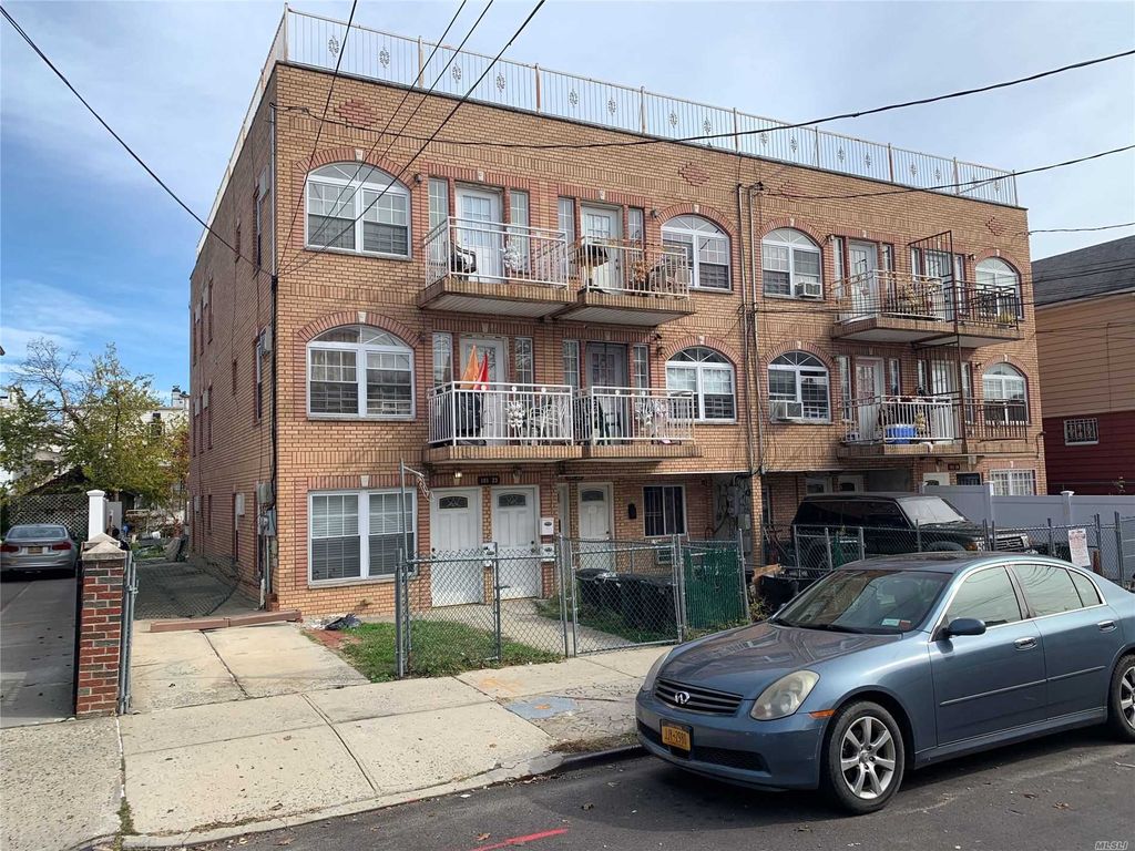 10123 111th St, South Richmond Hill, NY 7 Bed, 5 Bath MultiFamily