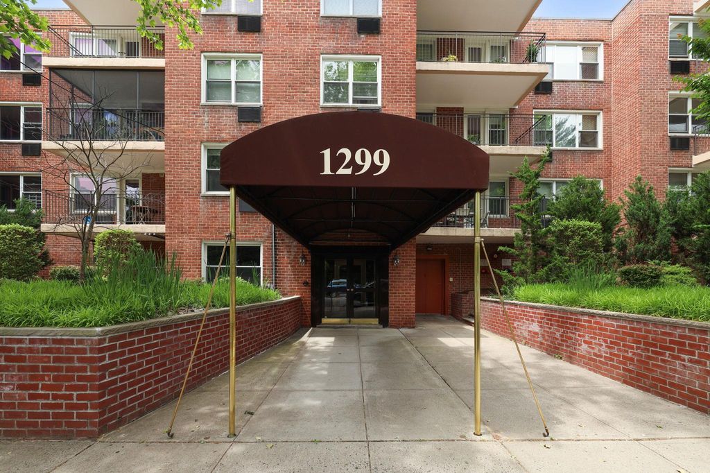 STELLA ELEMENT 138 1299 Palmer Avenue #138, Larchmont, NY 10538
