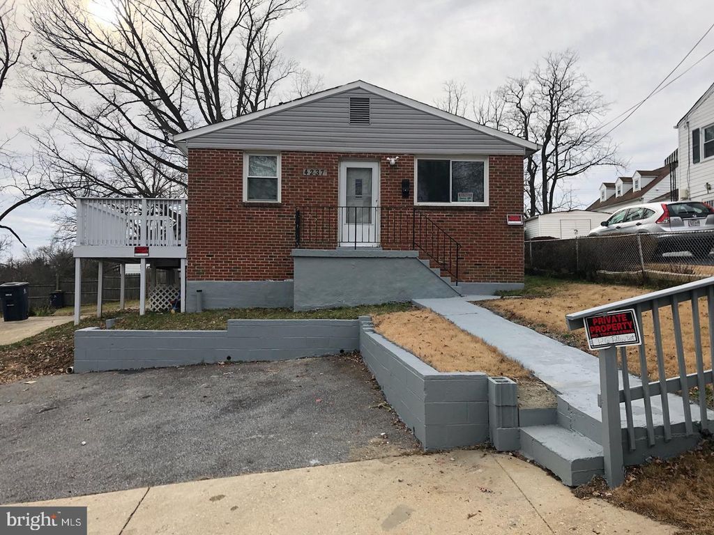 4237 Rail St, Capitol Heights, MD 20743