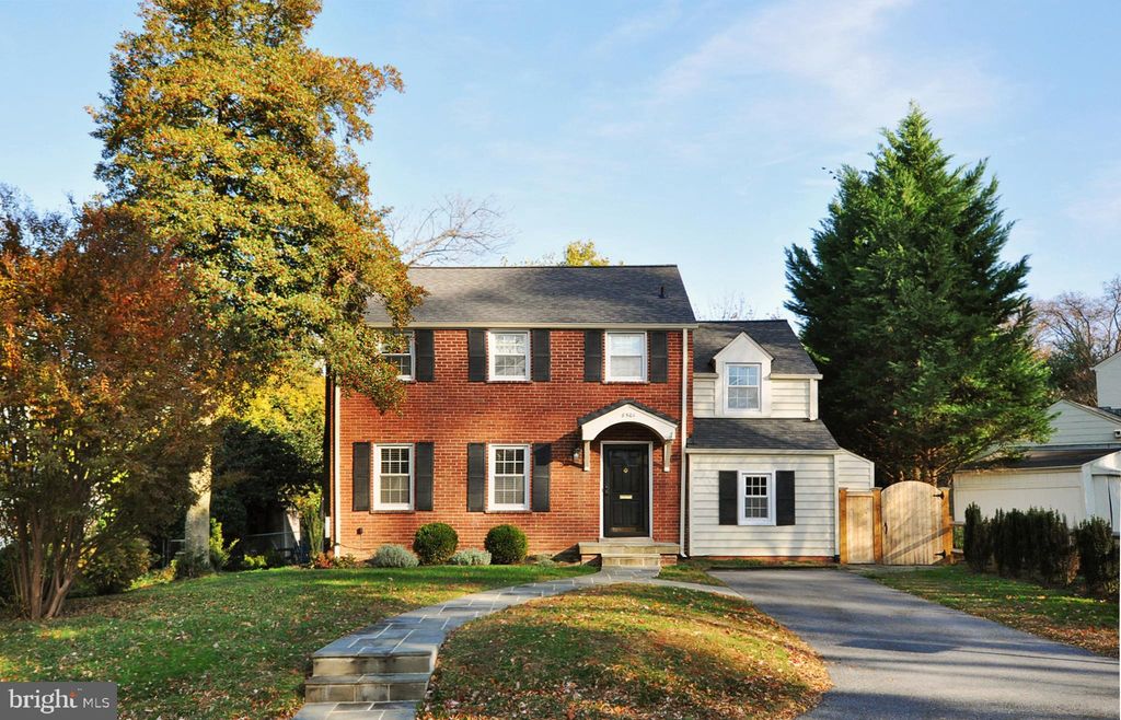 8501 Rosewood Dr, Bethesda, MD 20814