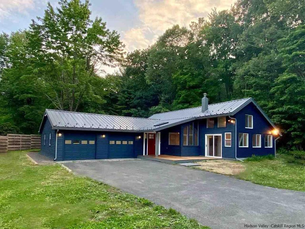 683 Samsonville Rd, Kerhonkson, NY 12446