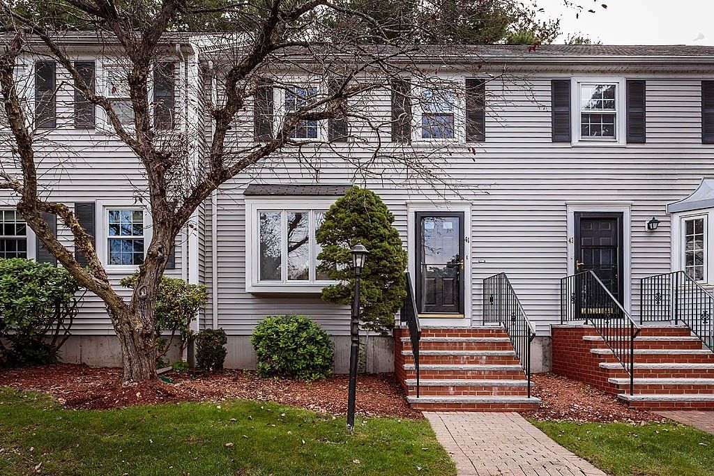 41 Casey Cir, Waltham, MA 02451