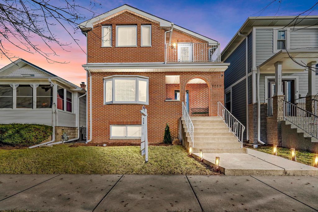 4039 N Overhill Ave, Harwood Heights, IL 60706