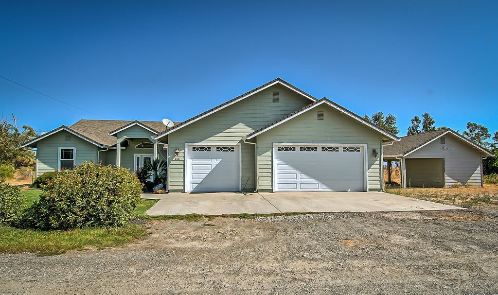 8310 Highway 99W, Gerber, CA 3 Bed, 2 Bath SingleFamily Home 37