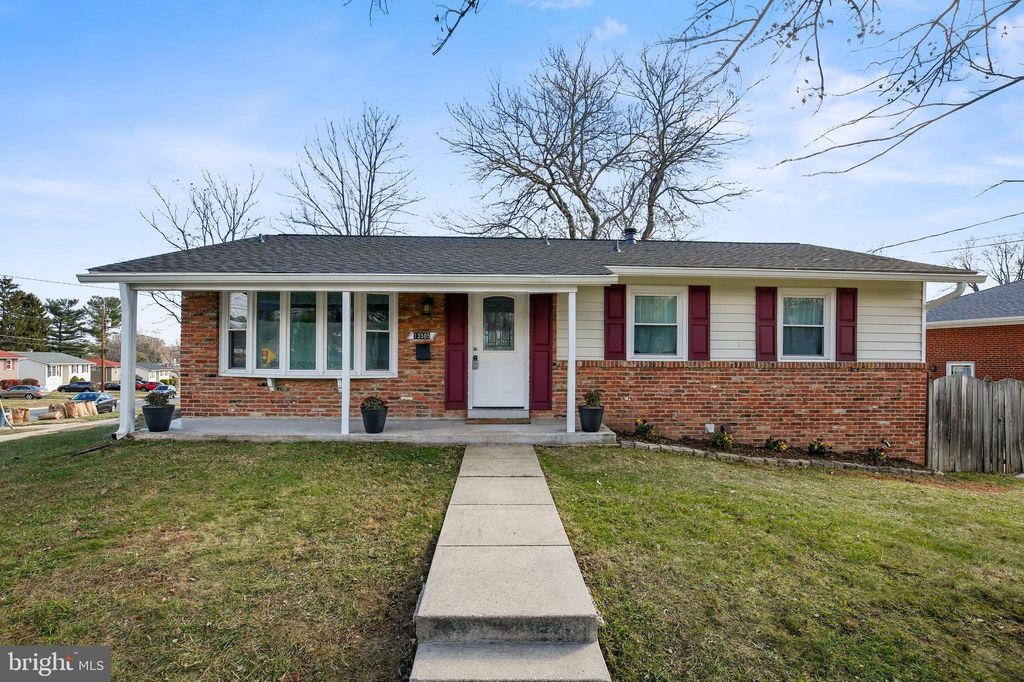 13505 Parkland Dr, Rockville, MD 20853