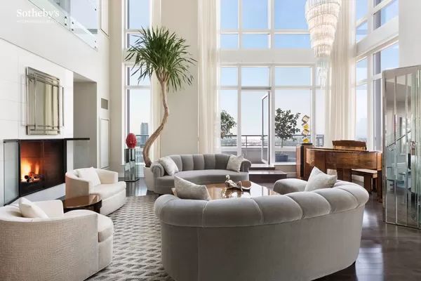 247 W 46th St #2, New York, NY 10036