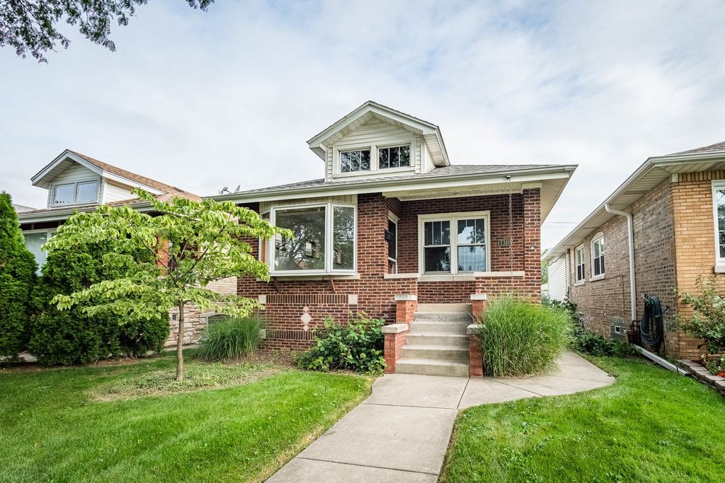 7310 W Clarence Ave, Chicago, IL 60631