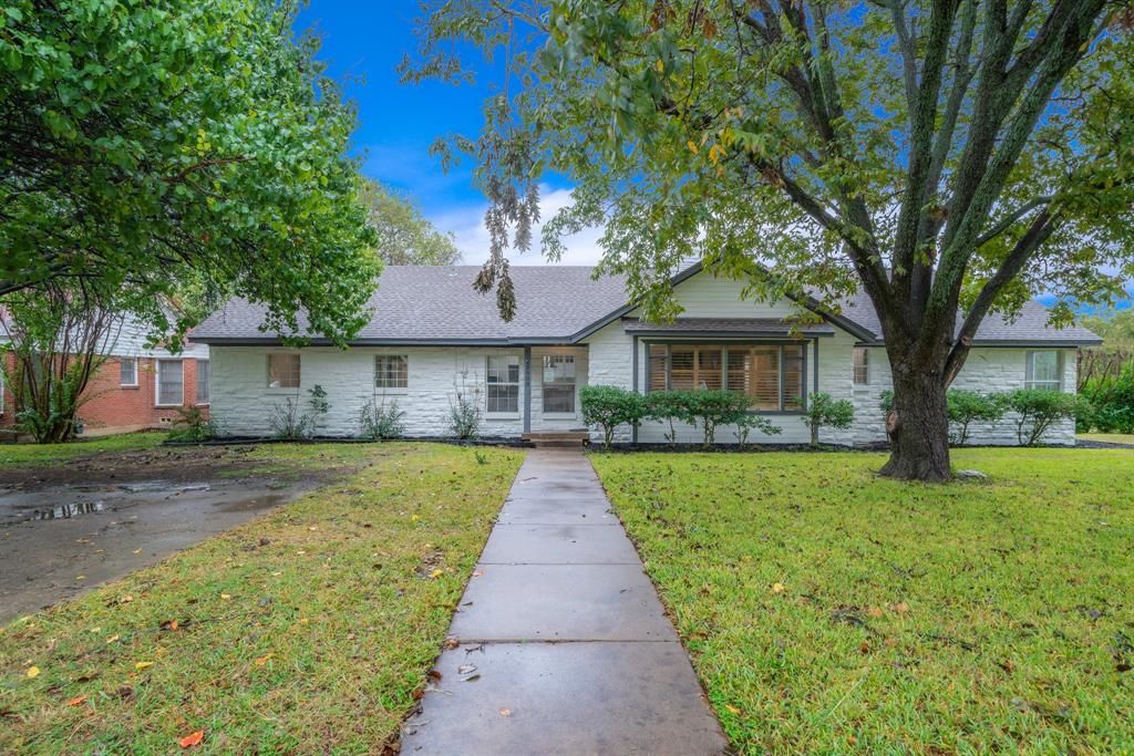 3909 Trail Lake Dr, Fort Worth, TX 76109