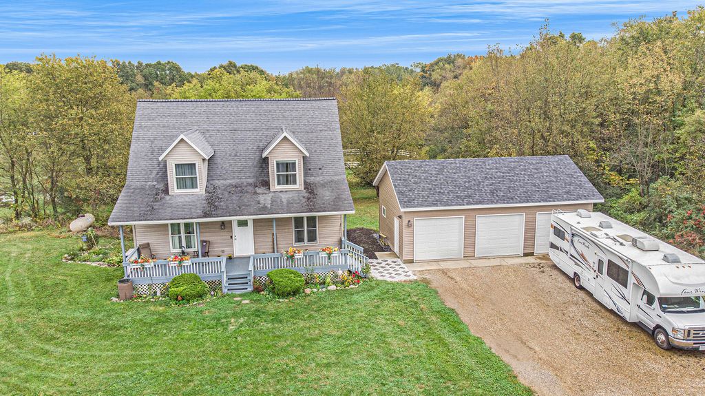 8730 Sears Rd, Horton, MI 49246
