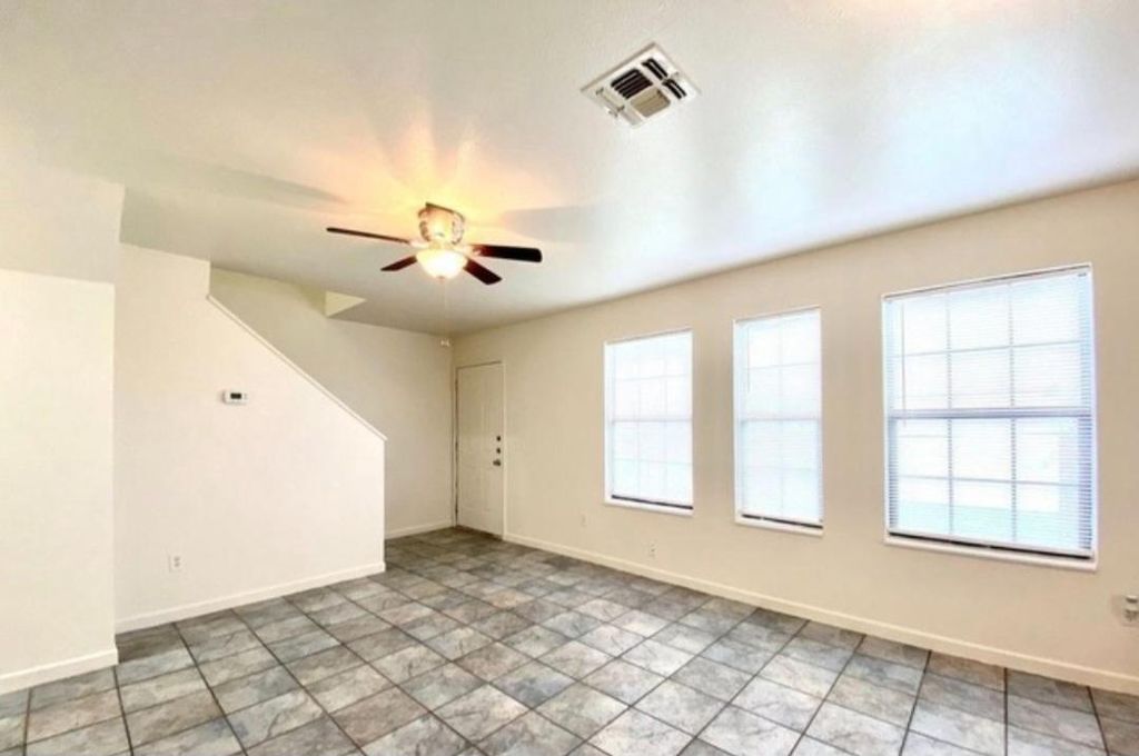 7650 Oak Chase #7650, San Antonio, TX 78239