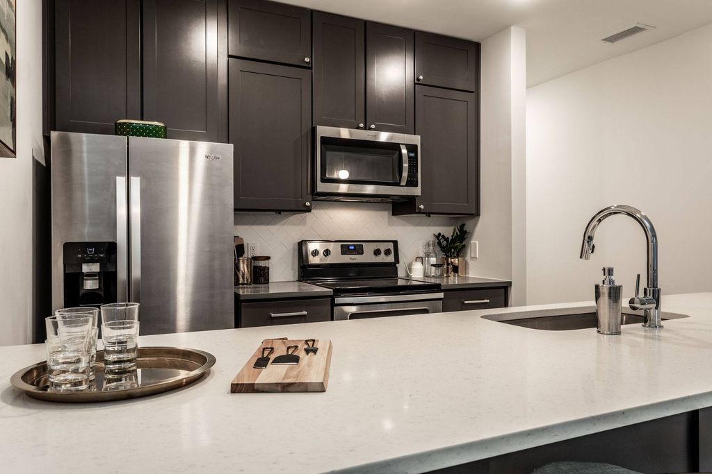 5858 N  College Ave #326, Indianapolis, IN 46220