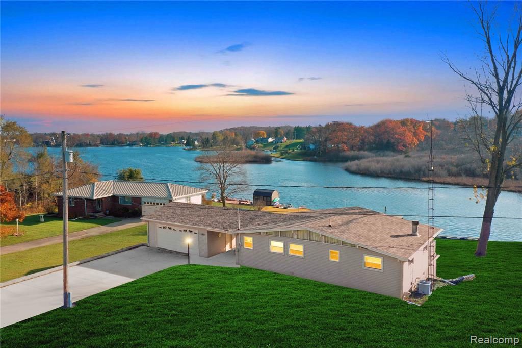 10827 Westdale Dr, Jerome, MI 49249