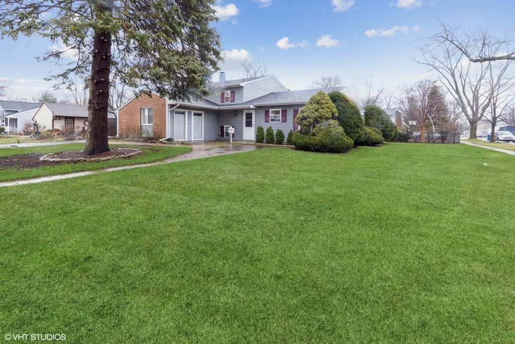 1407 Glen Hill Dr, Glendale Heights, IL 60139