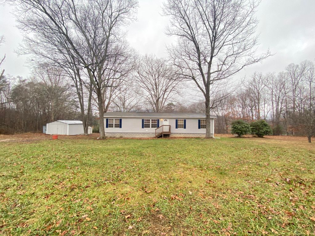 2230 Quarles Rd, Thaxton, VA 24174